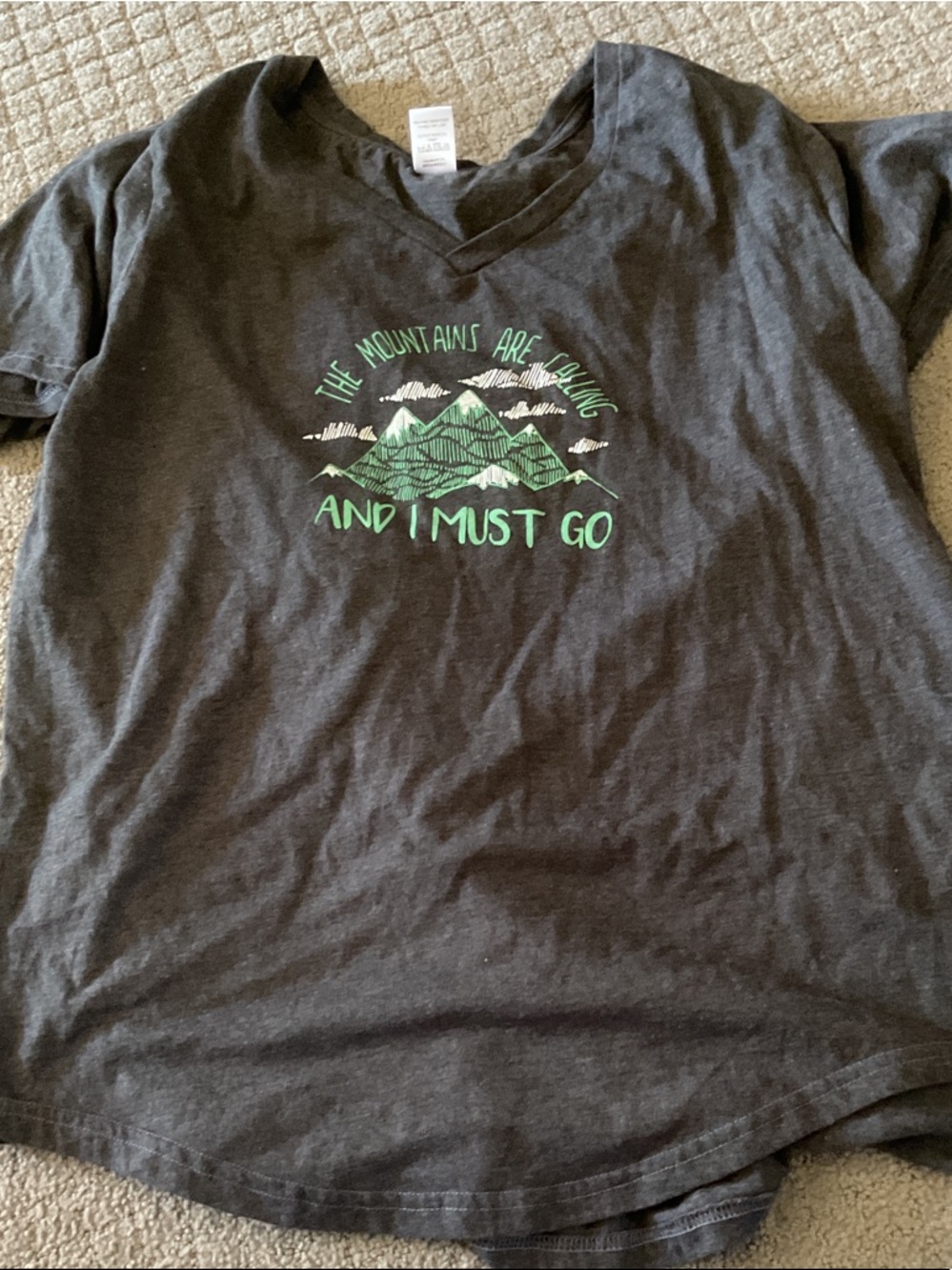 Women’s Gray Short Sleeve Tee with Green Mountain Graphic
